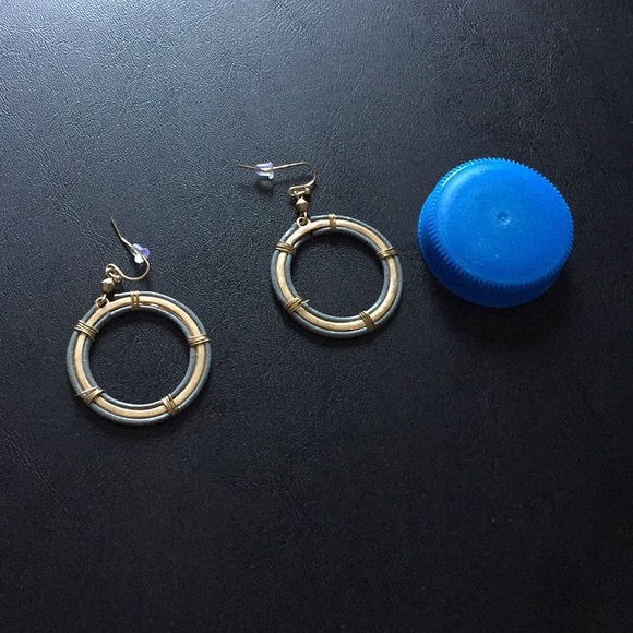 Grey and tan hoop earrings - Picture 3 of 3